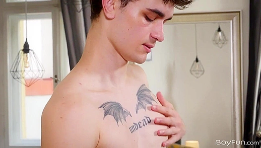 Thirsty Solo Stud ~ Bert Kuna Jacks Off Fiercely in Bed