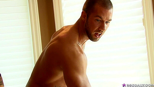 Rod Daily Shows Off His Perfect Booty Cam Action - On The Set