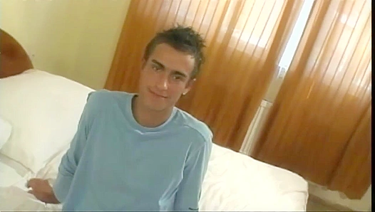 Phill Berger Flexes His Abs While Enjoying Hot Solo Action - Gay XXX