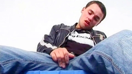 Hard Orgasms for Pretty Boy Jakub Nur at Boyz Party