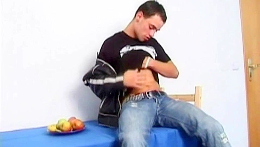 Hard Orgasms for Pretty Boy Jakub Nur at Boyz Party