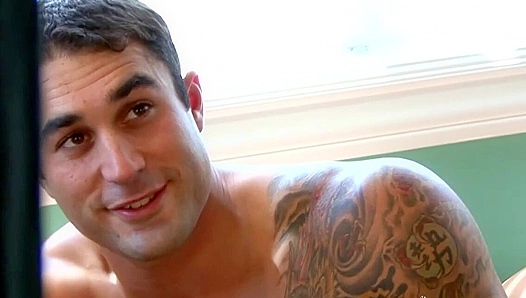 Ripped Samuel O'Toole Puts on a Solo Show - Hard and Heavy