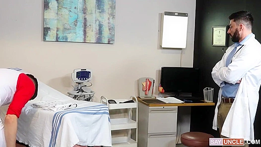 Scott DeMarco and Rob Quin Get Intimate in the Hospital - DoctorTapes