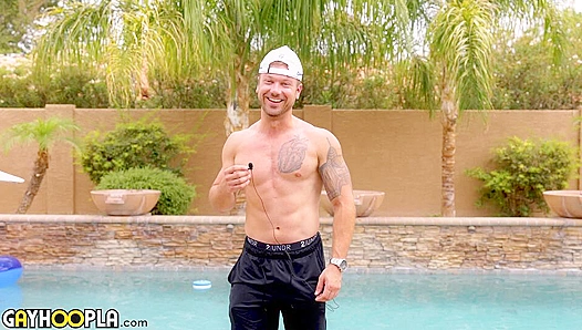 Muscular Travis Castro Jacks Off Intensely - GAY XxX