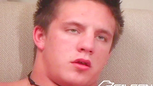 Ripped Hunk Cums Hard, Then Showers Off His Chiseled Pecs - Falcon Studio