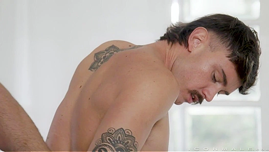 Muscular Roman Todd Pounds Bemulleted Slut Phoenix Ocean - Icon Male