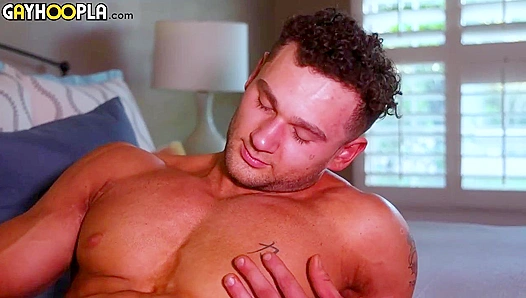 Beefy Zack Dickson Jacks Off Furiously - GAY XxX