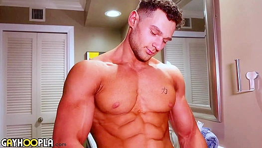 Beefy Zack Dickson Jacks Off Furiously - GAY XxX