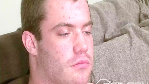 Trent Locke Strokes His Way to Bliss - Falcon Studios