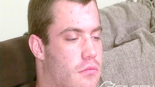 Trent Locke Strokes His Way to Bliss - Falcon Studios