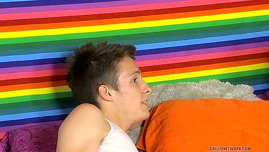 Dustin Reeves and Leo Page Suck and Play - Lollipop Twinks