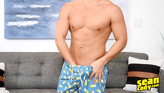 Latin Sensation Paco Colombiano Masturbates to Ecstasy