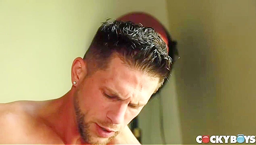 Aaron Elias Gets Topped by Roman Todd in Missionary - Cocky Boys