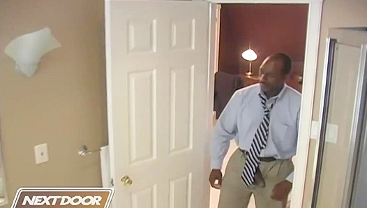 Colton Gets Wild with BBC Strokes at Nextdoor Studios