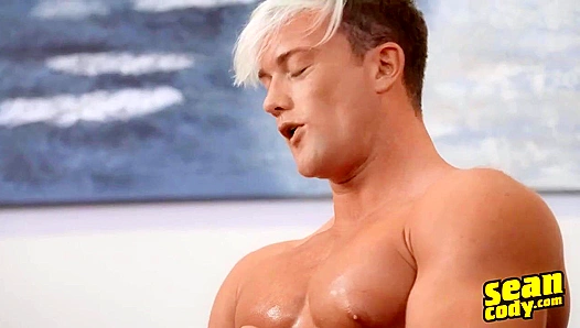 Trendy Hunk Brad Fury Fucks Himself Senseless - Sean Cody