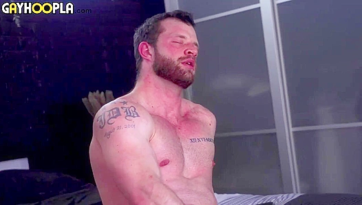 Luc Nix Strokes Passionately in Solo Scene - GAY XxX