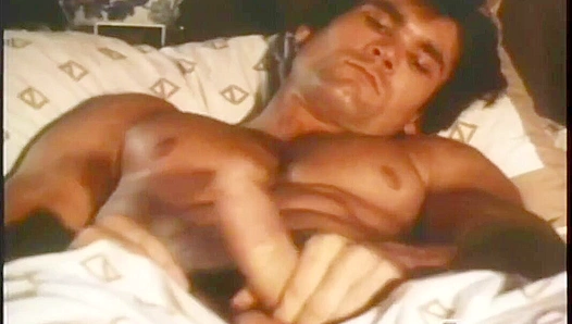 Beefy Gordon Grant's Morning Cumshot Splatter - Falcon Studios