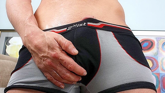 Beefcake Brenden Cage Unleashes Sexual Fury - Hot Men Over 30