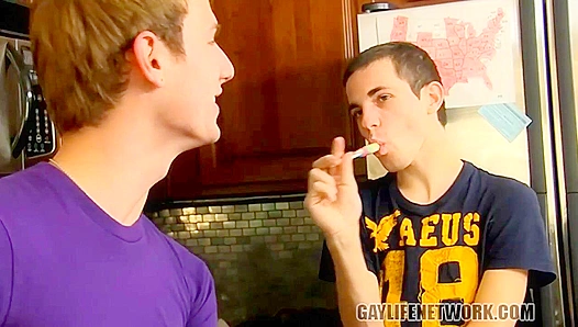 Lucky Conner Bradley Nails Hot Evan James - Lollipop Twinks