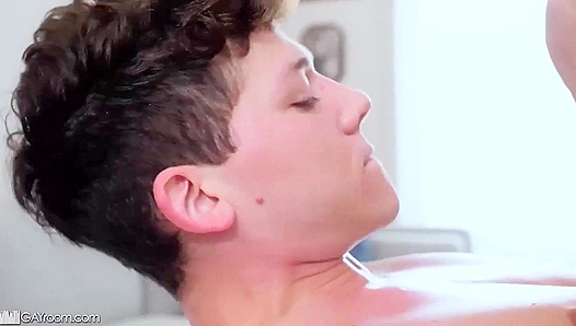 Horny Massage Fuck ~ Jim Fit & Grey Gold Go At It - XXX GAY