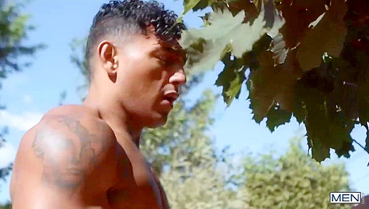 Latin Lovers Outdoors ~ Kenzo & Cristiano Turn Str8 to Gay