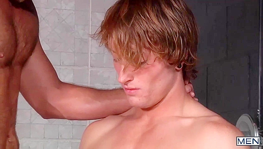 Shower Fuck ~ Armando De Armas Turns Horus Sweet from Str8 to Gay