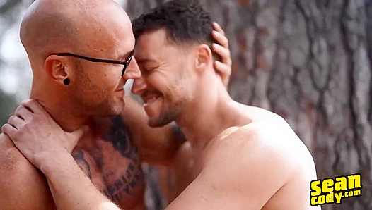 Bareback Bonanza ~ Horny Justin and Vin Roxx Team Up - Sean Cody