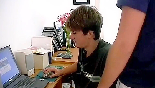 Two Super-Horny Dudes Get Wild in Amateur Gay Lovemaking - BeddableBoys