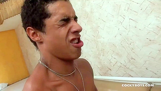 Gabriel Liarh & Oscar De La Guerra ~ Big Dick Battle of the Cocky Boys