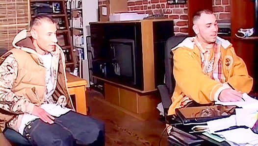 Dude Reviews Retro Porn & Fucks Tight Ass – Bonus Hunks