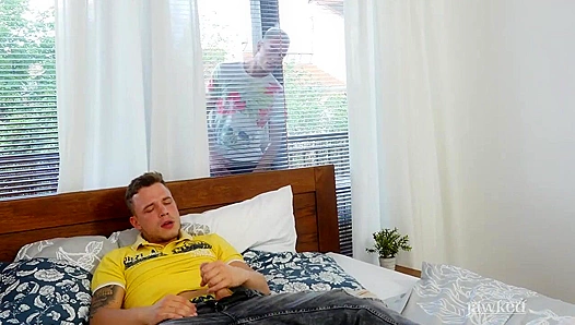 Florian Mraz and Nico Vegas Spread Wide for Raw Fucking - Jawked