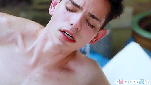 Thirsty Eli Bennett & Tayte Hanson Fuck Outdoors - Cocky Boys