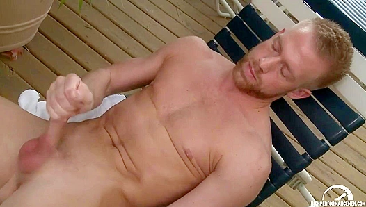 Christopher Daniels Spreads Wide, Jacking Off Like a Pro - High Performance Men