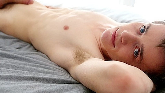 Skyler Chase Gets Off Hard with Fleshlight - Cocky Boys