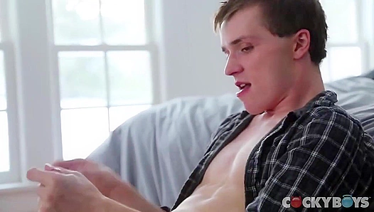 Skyler Chase Gets Off Hard with Fleshlight - Cocky Boys