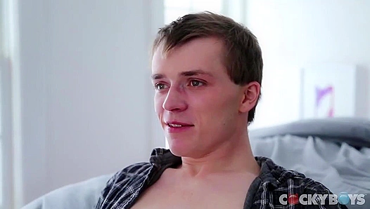 Skyler Chase Gets Off Hard with Fleshlight - Cocky Boys