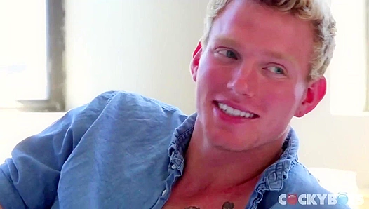 Cocky Boy Hayden Lourd Pounds a Fleshlight Hardcore