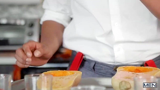 Kinky Drilling ~ Alex Montenegro & Finn Harding Pound Brent North's Hole