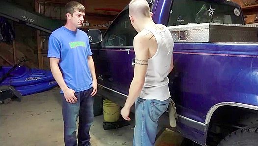 Mechanic Dillon Anderson Gets Fucked by Mickey Knox