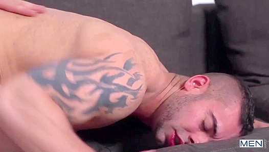 Sean Duran Takes Jackson Traynor's Straight-to-Gay Anal Adventure Live on Cam