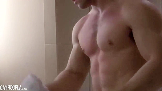 Zach Rode Flexes Feet and Cock While Jerking Off - GAY XxX