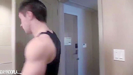 Zach Rode Flexes Feet and Cock While Jerking Off - GAY XxX