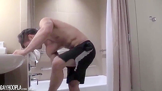 Zach Rode Flexes Feet and Cock While Jerking Off - GAY XxX