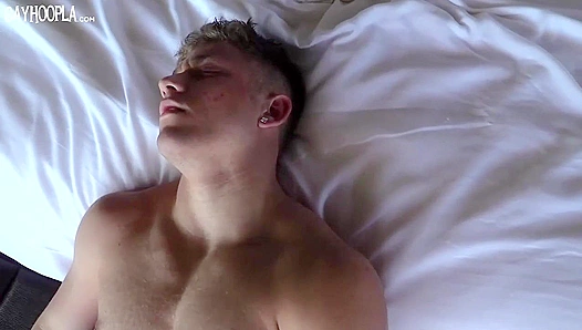 BeefcakeTyler Hanson Strokes His Muscular Dick - GAY XXX