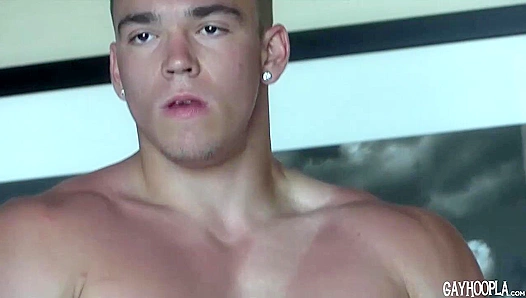 Muscle Hunk Nathan DiAntonio Puts On a Jerk-Off Show - GAY XxX