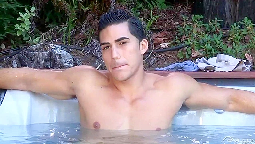 Topher DiMaggio & Sean Zevran Muscle Up for Wild Outdoor Gay Sex - Falcon Studios