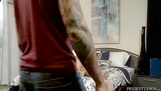 Sean Duran Can't Resist Christian Wilde's Massive Cock - Extra Big Dicks