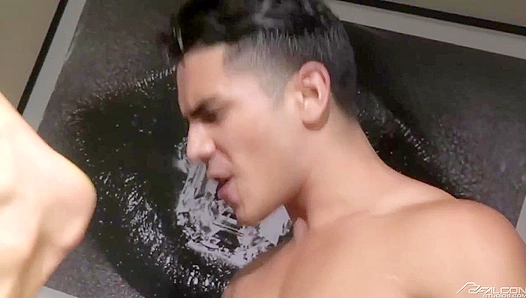 Ripped Muscles & Hot Fucking ~ Lance Luciano & Johnny V - Falcon Studios