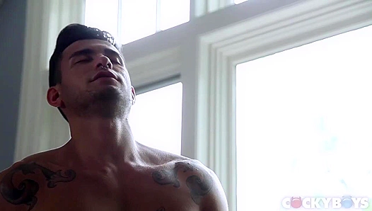 Ricky Roman & Tryp Bates - Flashy Gay Lovin' with Cocky Boys