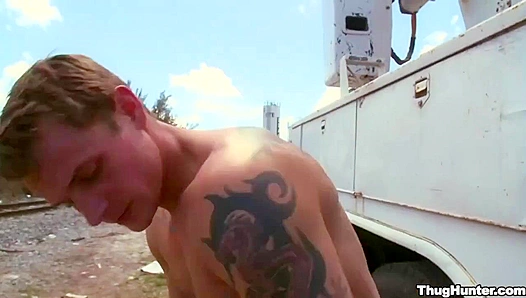 Trackside Thrills - Trent Diesel & Rock Broadway Pound Away - Thug Hunter